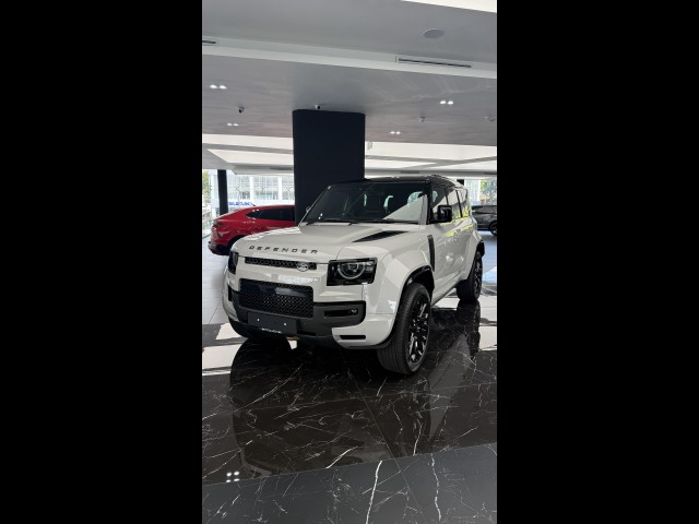 BUY LAND ROVER DEFENDER 110 2026 OCTA, Fouche Motors